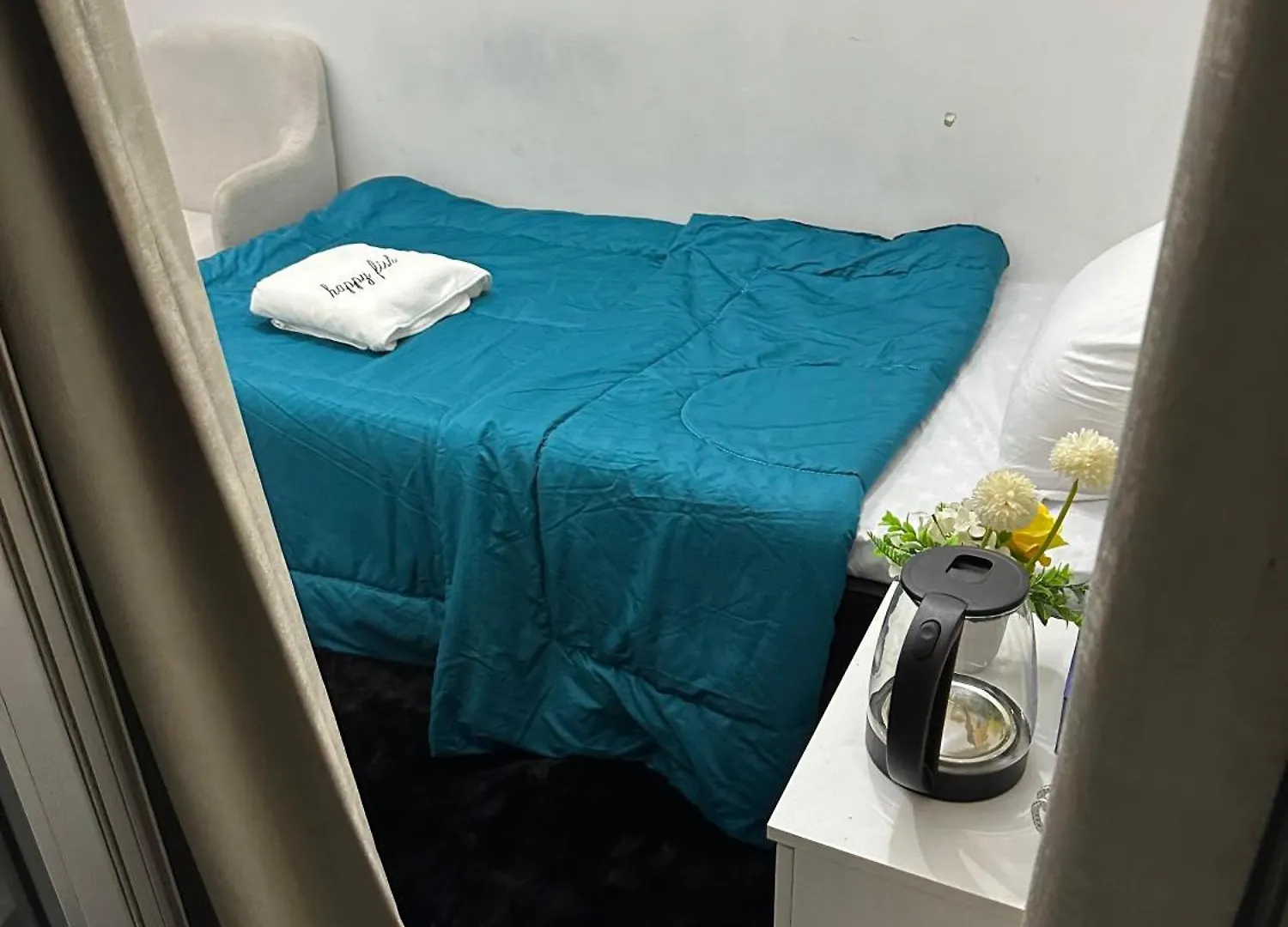 Abu Dhabi Phenomenal Hostel 0*, Αμπού Ντάμπι
